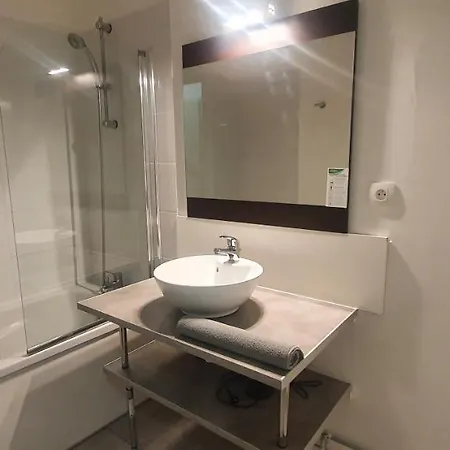 Le Baou Beni - Piscine, Climatisation & Parking 格雷乌莱班